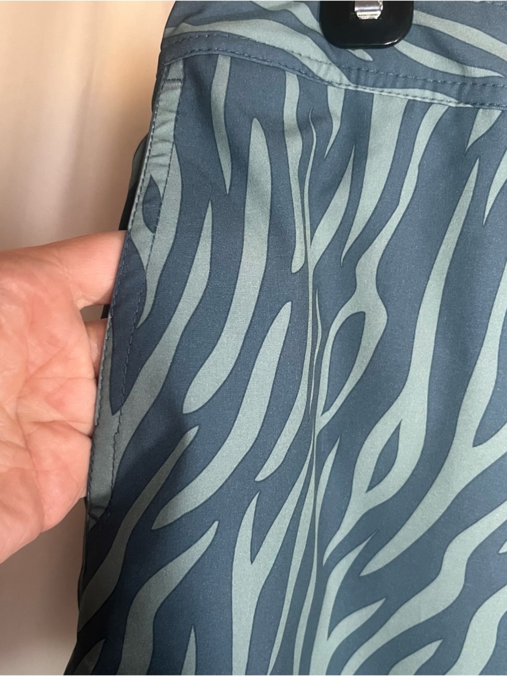 Fair Harbor The Ozone Zebra-Print Swim Shorts Teal & Aqua Tiger Stripe Large - Picture 4 of 8